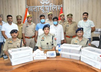 79 लाख नकद और 21 लाख के जेवर के साथ दो शातिर चोर गिरफ्तार