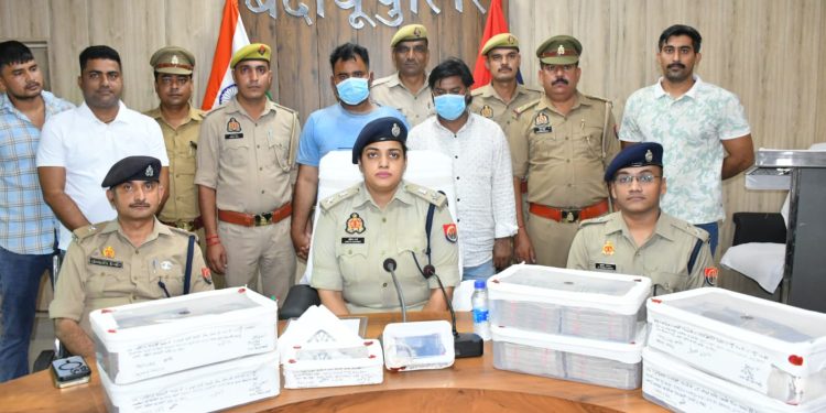 79 लाख नकद और 21 लाख के जेवर के साथ दो शातिर चोर गिरफ्तार