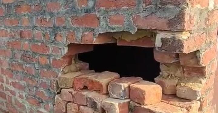 ट्यूबवेलों को निशाना बना रहे चोर, एक दर्जन से अधिक किसानों का सामान चोरी