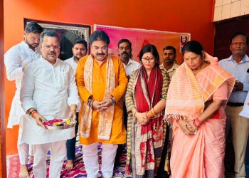 प्रधानमंत्री नरेंद्र मोदी के जन्मदिवस पर नगला मंदिर में पूजा-अर्चना, दीर्घायु यज्ञ