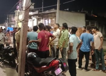 दो मंजिला मकान का लेंटर भरभराकर गिरा, तीन लोग गंभीर घायल