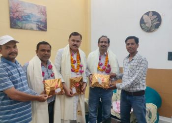राष्ट्रीय भाषा अवार्ड से सम्मानित शिक्षकों का बदायूं में स्वागत