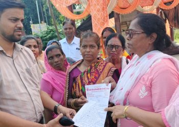 आंगनबाड़ी कार्यकर्ताओं ने प्रदर्शन कर मानदेय बढ़ाने की मांग की