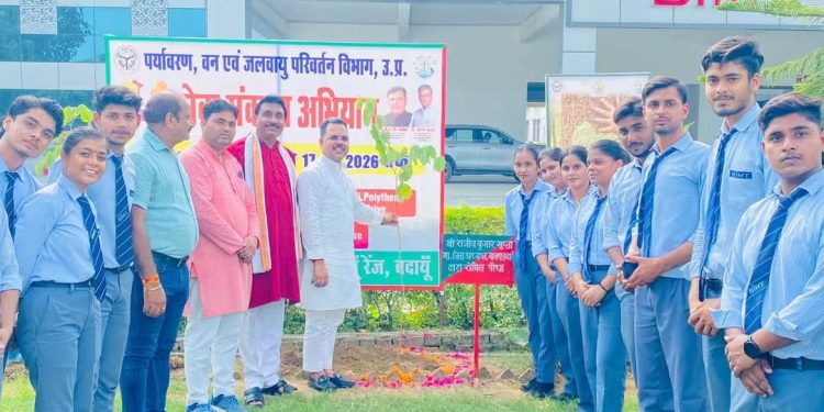 सेवा संकल्प अभियान में रक्तदान, स्वास्थ्य मेले और पौधारोपण