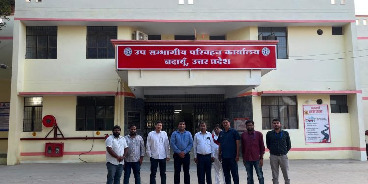 मुख्य निरीक्षक ने एआरटीओ कार्यालय का किया निरीक्षण