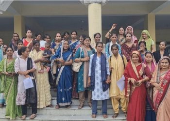 बैंक सखियों ने मानदेय बढ़ाकर 20 हजार करने की मांग, डीएम के नाम सौंपा ज्ञापन