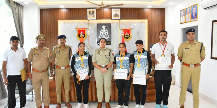 पुलिस खिलाड़ियों ने वॉलीबॉल और सेपकटकरा प्रतियोगिता में जीते पांच पदक