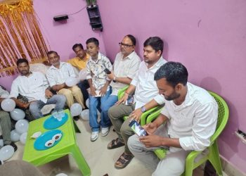विधायक आशुतोष मौर्य ने पार्थ सिंह को दिया आशीर्वाद, जन्मोत्सव में उमड़े कार्यकर्ता