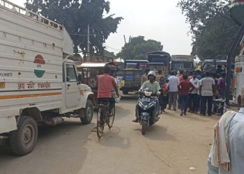 उझानी मंडी में धान किसानों की दुर्दशा पर भड़के भाकियू टिकैत के मंडल प्रवक्ता राजेश सक्सेना