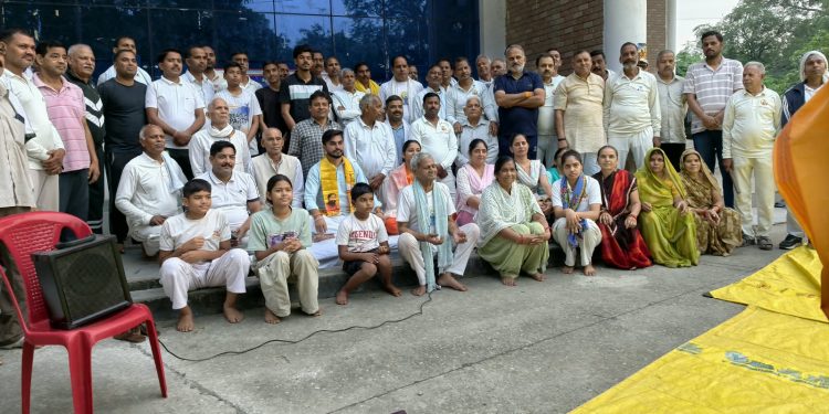 योग, सात्त्विक आहार और सत्कर्म से संवरेगा स्वस्थ, संस्कारवान और पर्यावरण-सचेत समाज