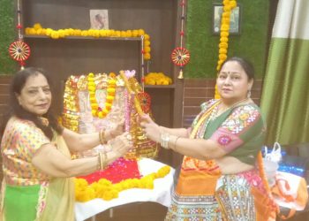डांडिया और गरबा के रंग में रंगा बदायूं क्लब महिला प्रकोष्ठ, धूमधाम से मनाया नवरात्र उत्सव