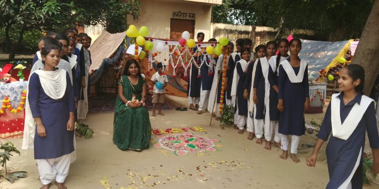 देशहित में लगाएं बच्चों की ऊर्जा: ओमकार