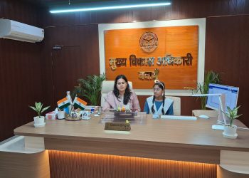 मिशन शक्ति: कक्षा नौ की छात्रा अलशिफा बनीं एक दिन की सीडीओ