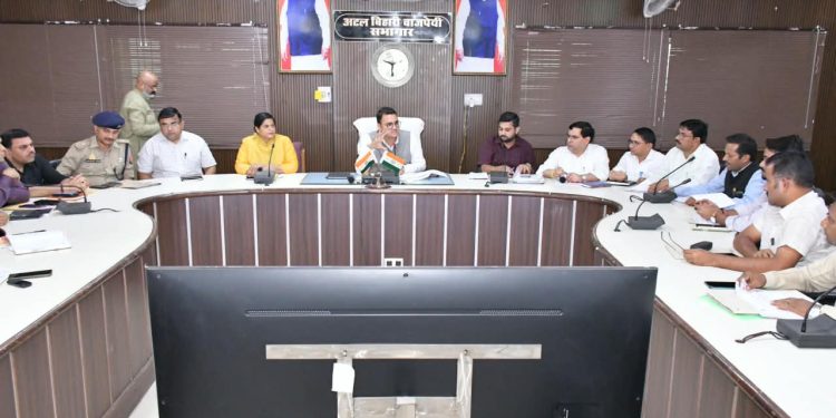 वोटर लिस्ट में नाम जुड़वाने के लिए आज और 24 अक्टूबर को विशेष अभियान