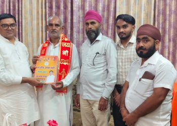बिसौली विधानसभा से भाजपा टिकट की दावेदारी तेज, रामनरेश गौतम ने जिला प्रभारी को सौंपा बायोडाटा