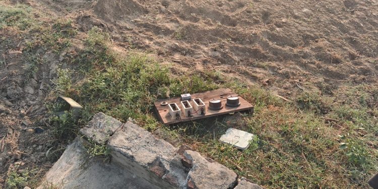 नदवारी में ट्यूबवेल से स्टार्टर और केबल चोरी, किसान परेशान