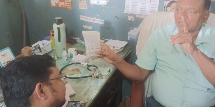 बदायूं : अवैध क्लीनिकों पर स्वास्थ्य विभाग की सख्ती, उसैहत में नोटिस तो कादरचौक में अल्ट्रासाउंड सेंटर सील
