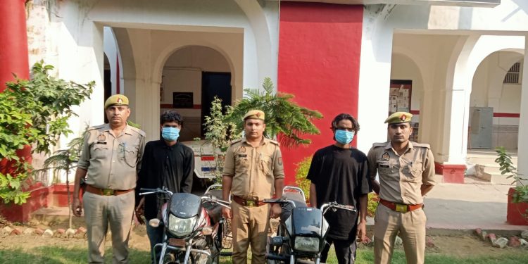बदायूं में बाइक चोरी करने वाले चार गिरफ्तार, दो चोरी की मोटरसाइकिलें बरामद