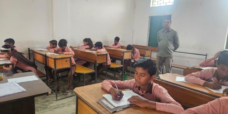 गणित ओलंपियाड में टॉप-10 में स्थान पाने वाले विद्यार्थियों ने बढ़ाया कादरचौक ब्लॉक का गौरव