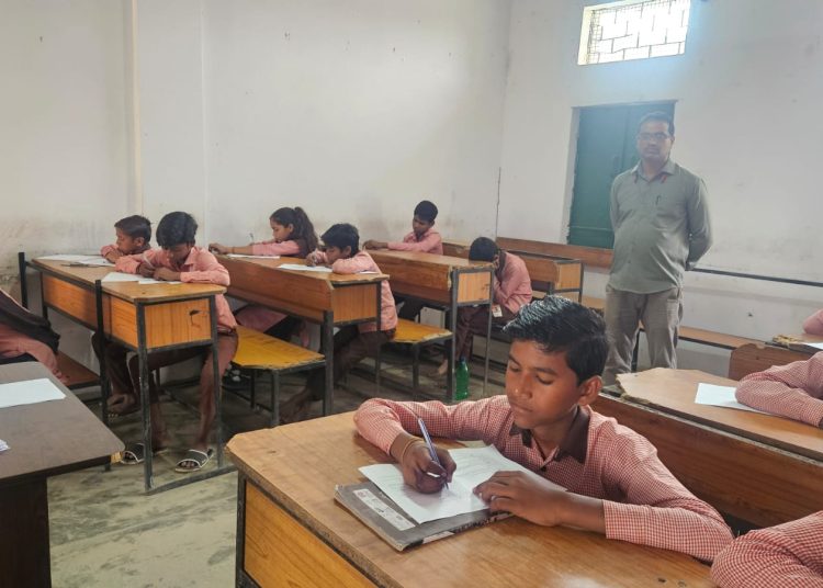 गणित ओलंपियाड में टॉप-10 में स्थान पाने वाले विद्यार्थियों ने बढ़ाया कादरचौक ब्लॉक का गौरव