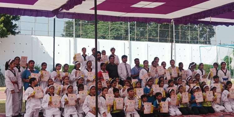 ब्लूमिंगडेल स्कूल में ताइक्वांडो खिलाड़ियों की येलो बेल्ट परीक्षा संपन्न