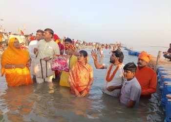 आस्था का सैलाब: छछऊ धाम से कछला गंगा घाट पहुंची भव्य नारियल विसर्जन यात्रा