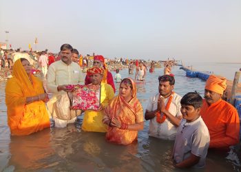 छछऊ धाम से निकली भव्य नारियल विसर्जन यात्रा, कछला गंगा घाट पर 21 हजार एक नारियल विसर्जित