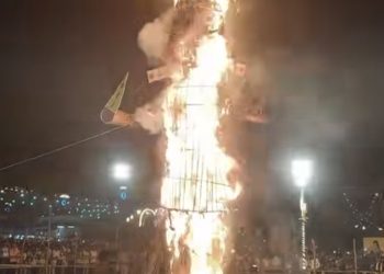 बदायूं में धूमधाम से मनाया गया विजयदशमी पर्व, रावण के पुतले का भव्य दहन